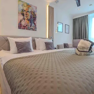 Schillerapartment Hof, Kueche, 24h Digital-checkin, Parkplatz, Wlan250mbit Hof (Bavaria)